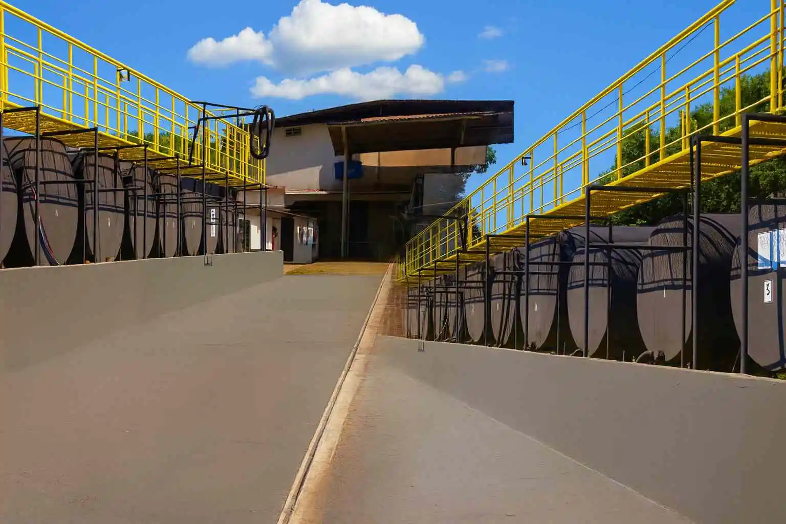 Tanques de armazenamento de combustíveis